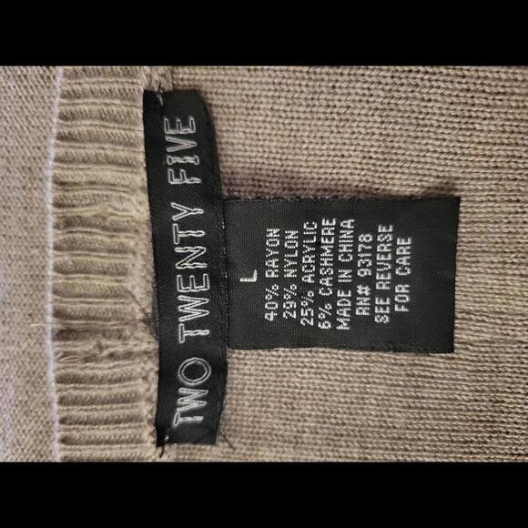Two Twenty Five large tan front seamed/back zipper lightweight sweater - Picture 3 of 4